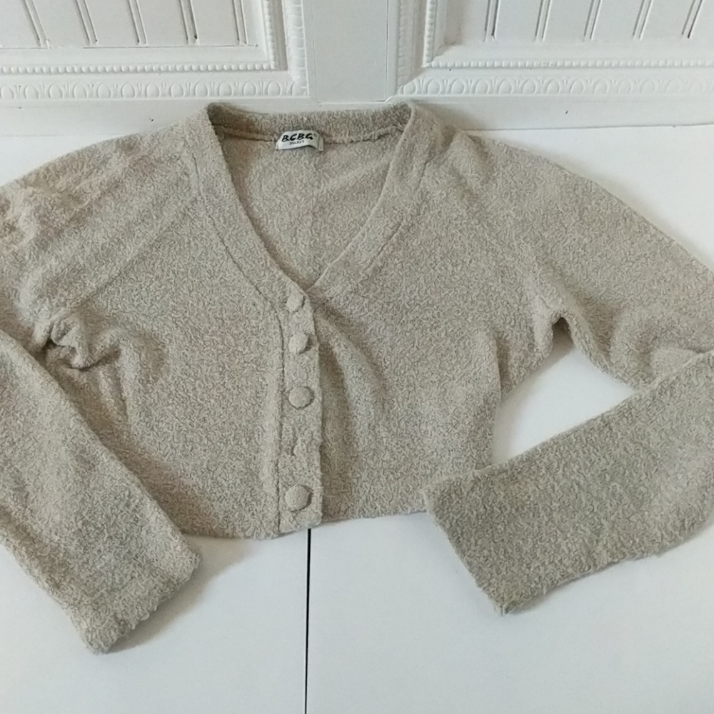 BCBG Cropped Sweater. Size Small